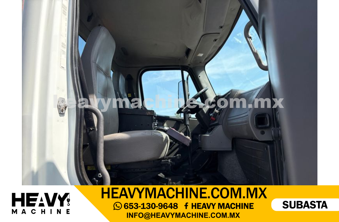 Grúa Titán 2013 FREIGHTLINER 114SD