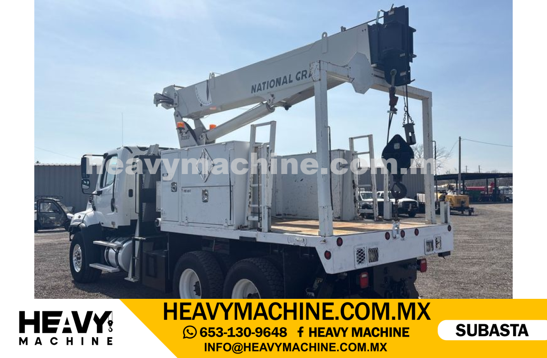 Grúa Titán 2013 FREIGHTLINER 114SD