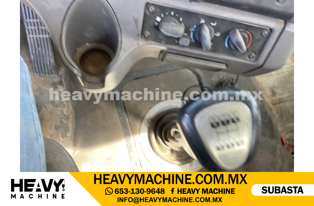 Grúa Titán 2014 FREIGHTLINER 108SD