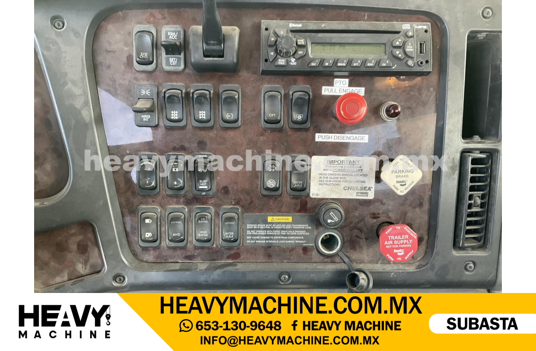 Grúa Titán 2014 FREIGHTLINER 108SD