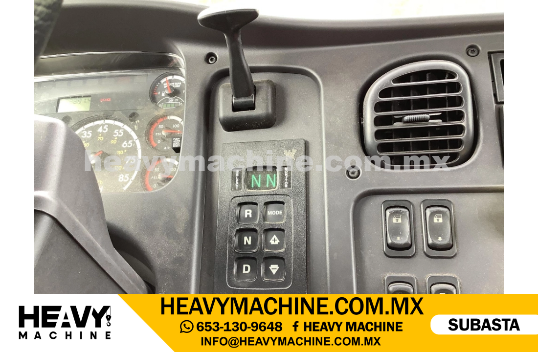 Grúa Titán 2015 FREIGHTLINER 108SD