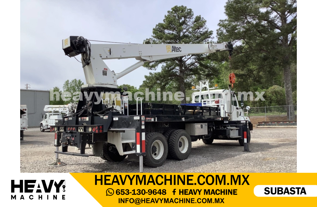 Grúa Titán 2015 FREIGHTLINER 108SD