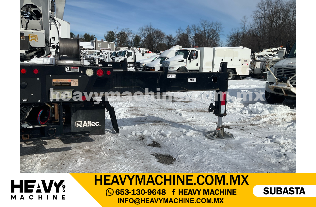 Grúa Titán 2017 PETERBILT 365