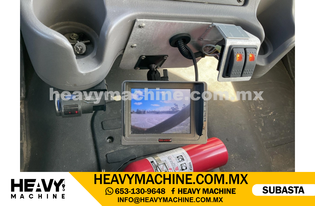 Grúa Titán FREIGHTLINER M2106