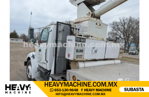 Grúa Titán 2001 STERLING M7500