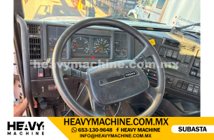 Grúa Titán 2002 VOLVO VHD