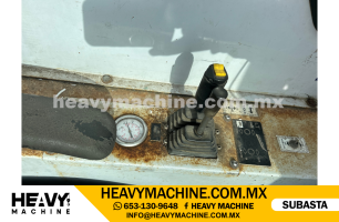 Grúa Titán 2004 STERLING L9500