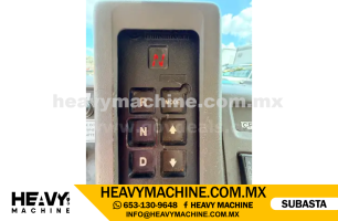 Grúa Titán 2004 STERLING LT9500