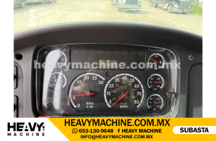 Grúa Titán 2005 FREIGHTLINER M2106V