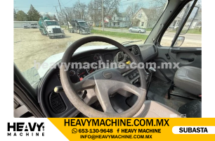 Grúa Titán 2005 FREIGHTLINER M2106V