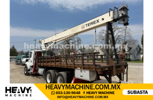 Grúa Titán 2005 FREIGHTLINER M2106V