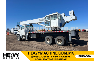 Grúa Titán 2007 STERLING L9500