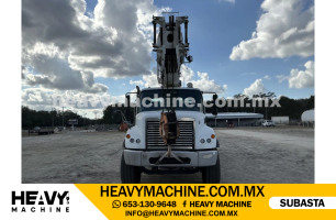 Grúa Titán 2012 FREIGHTLINER M2106