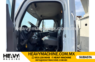 Grúa Titán 2013 FREIGHTLINER 114SD