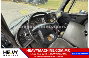Grúa Titán 2013 FREIGHTLINER BUSINESS CLASS M2 106
