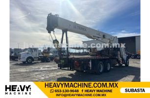 Grúa Titán 2014 FREIGHTLINER M2106