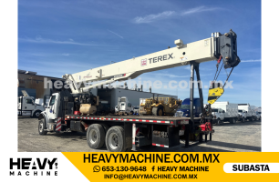 Grúa Titán 2014 FREIGHTLINER M2106