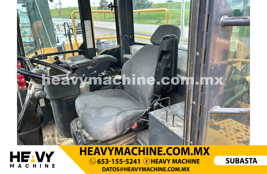Maquinaria Pesada Cargador frontal 2006 John Deere 824J