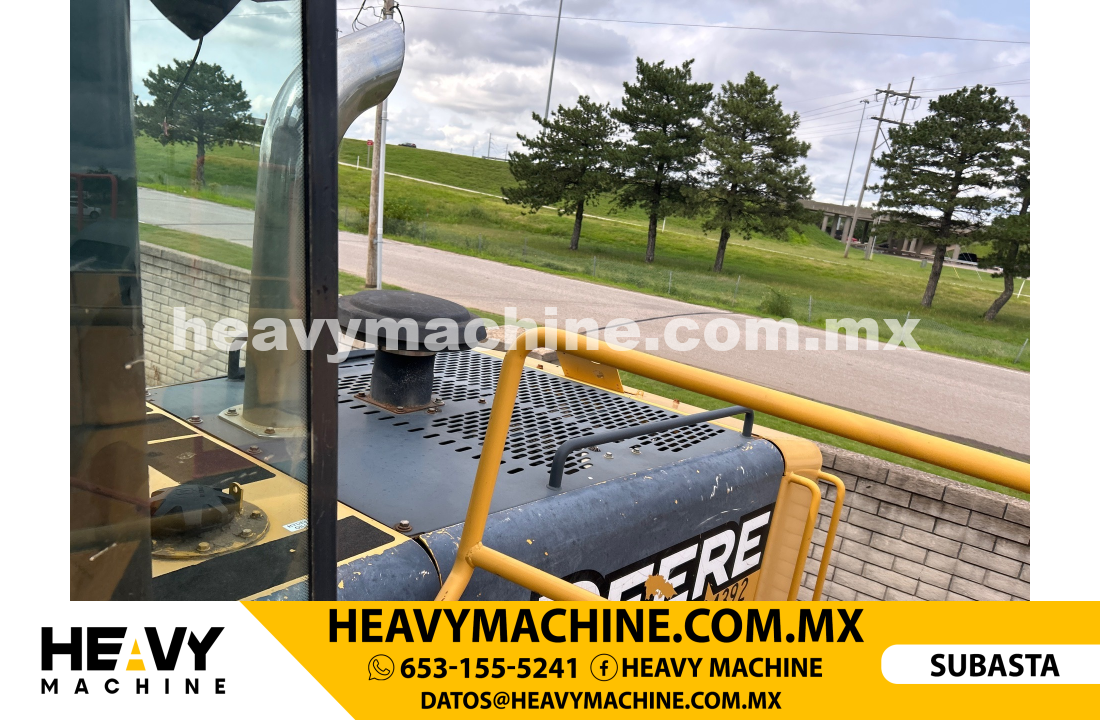 Maquinaria Pesada Cargador frontal 2006 John Deere 824J