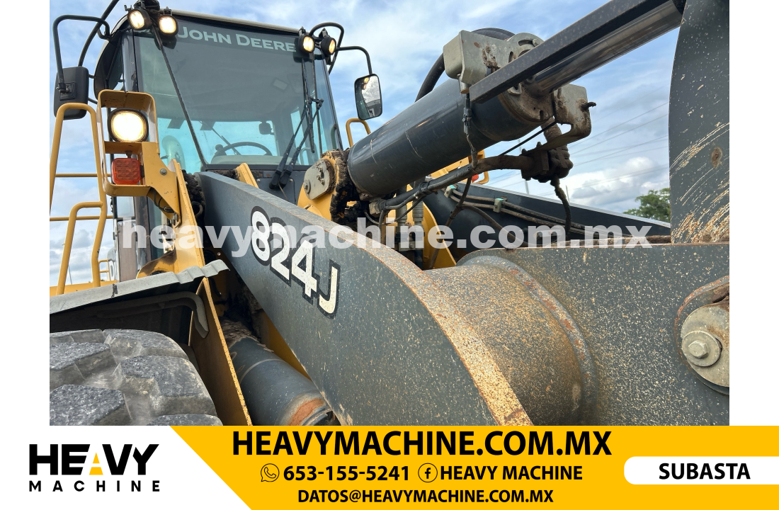 Maquinaria Pesada Cargador frontal 2006 John Deere 824J
