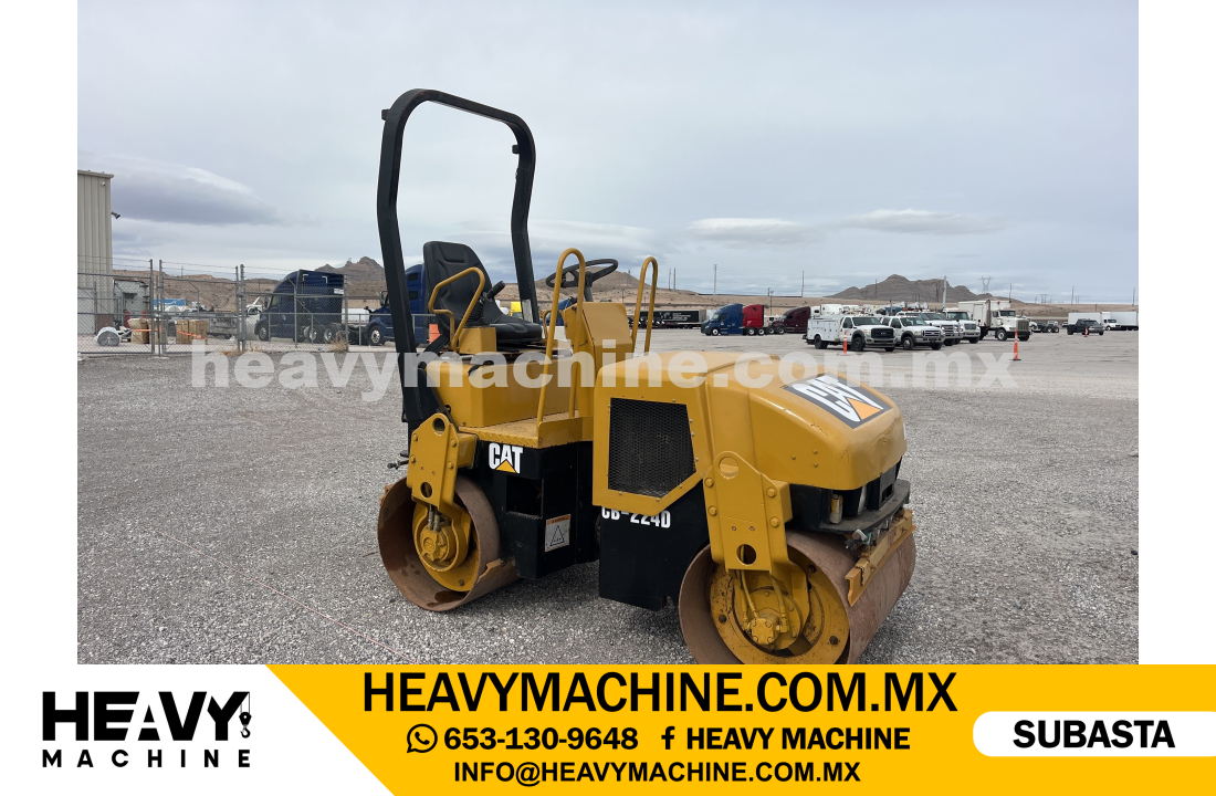 Maquinaria Pesada Compactadora 2002 CAT CB224D