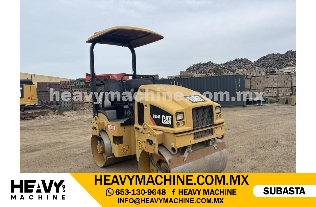 Maquinaria Pesada Compactadora 2002 CAT CB24B
