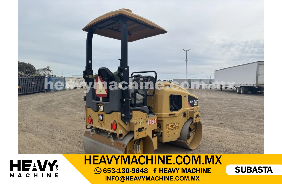 Maquinaria Pesada Compactadora 2002 CAT CB24B