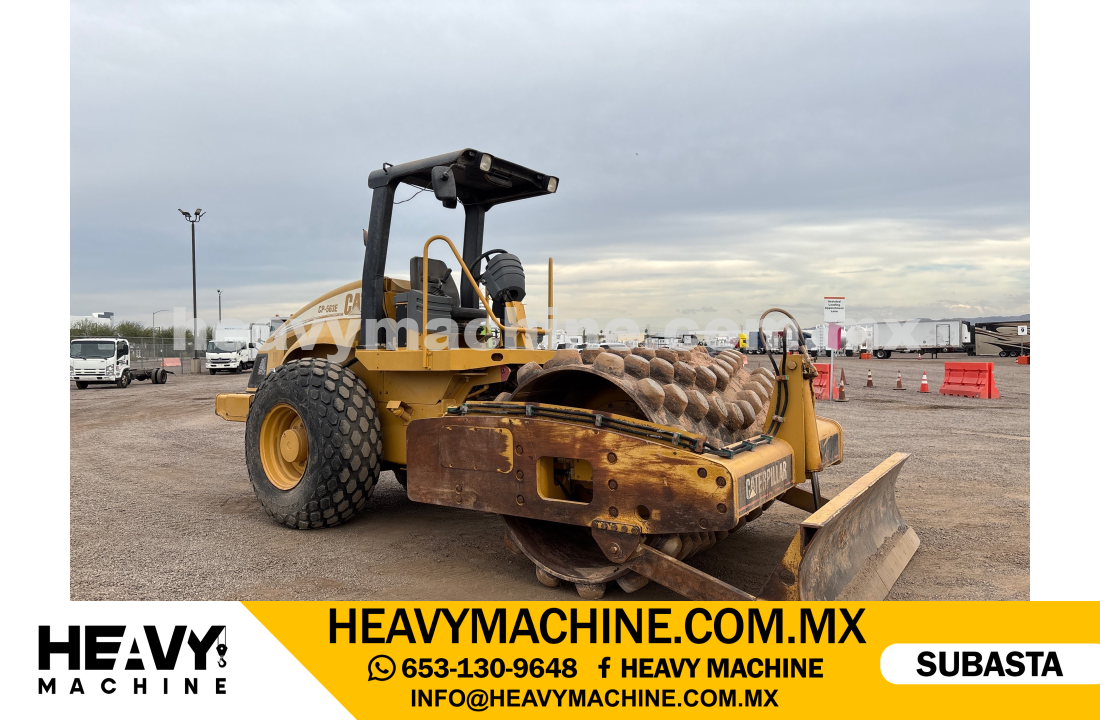 Maquinaria Pesada Compactadora 2005 CAT CP-563E