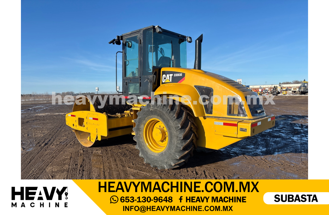 Maquinaria Pesada Compactadora 2005 CAT CS563E