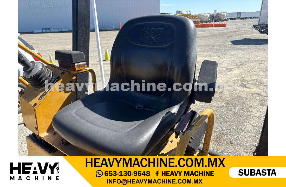Maquinaria Pesada Compactadora 2007 CAT CB-214E