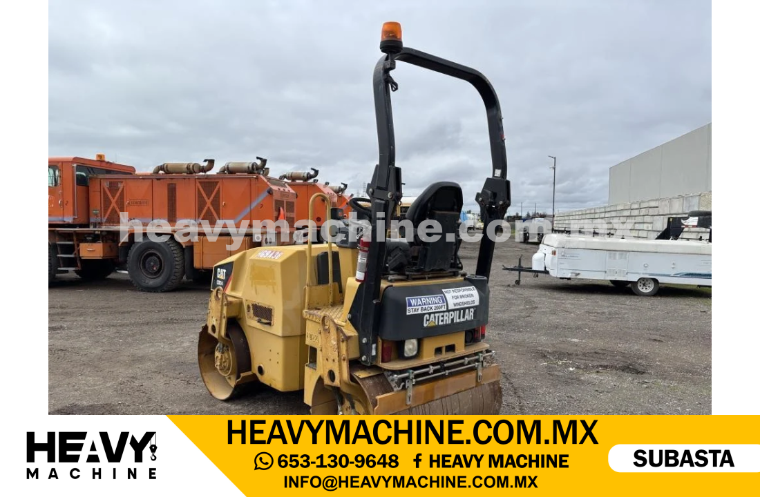 Maquinaria Pesada Compactadora 2011 CAT CB24