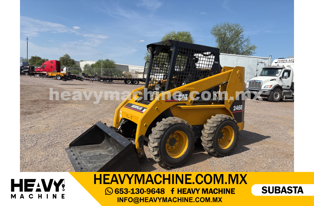 Maquinaria Pesada Mini Cargador 2005 CAT 246B
