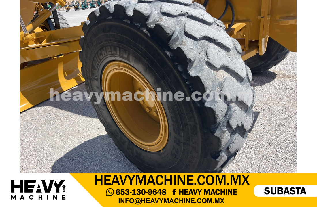 Maquinaria Pesada Motoconformadora 2001 CAT 14H