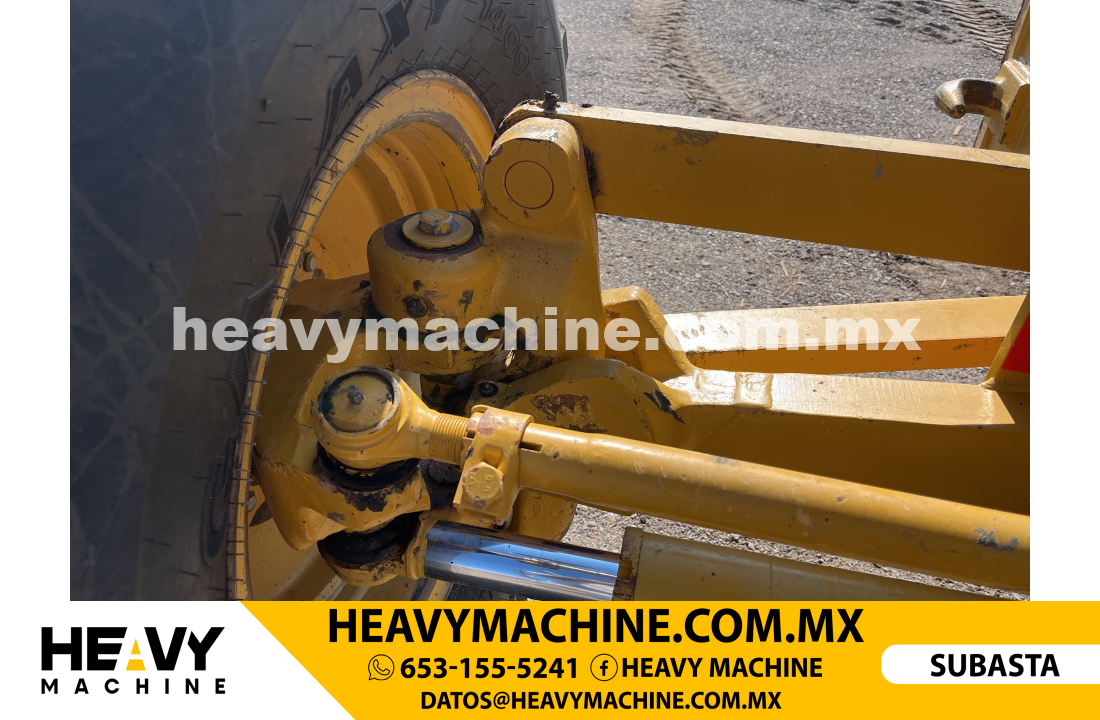 Maquinaria Pesada Motoconformadora 2011 CAT 140M2