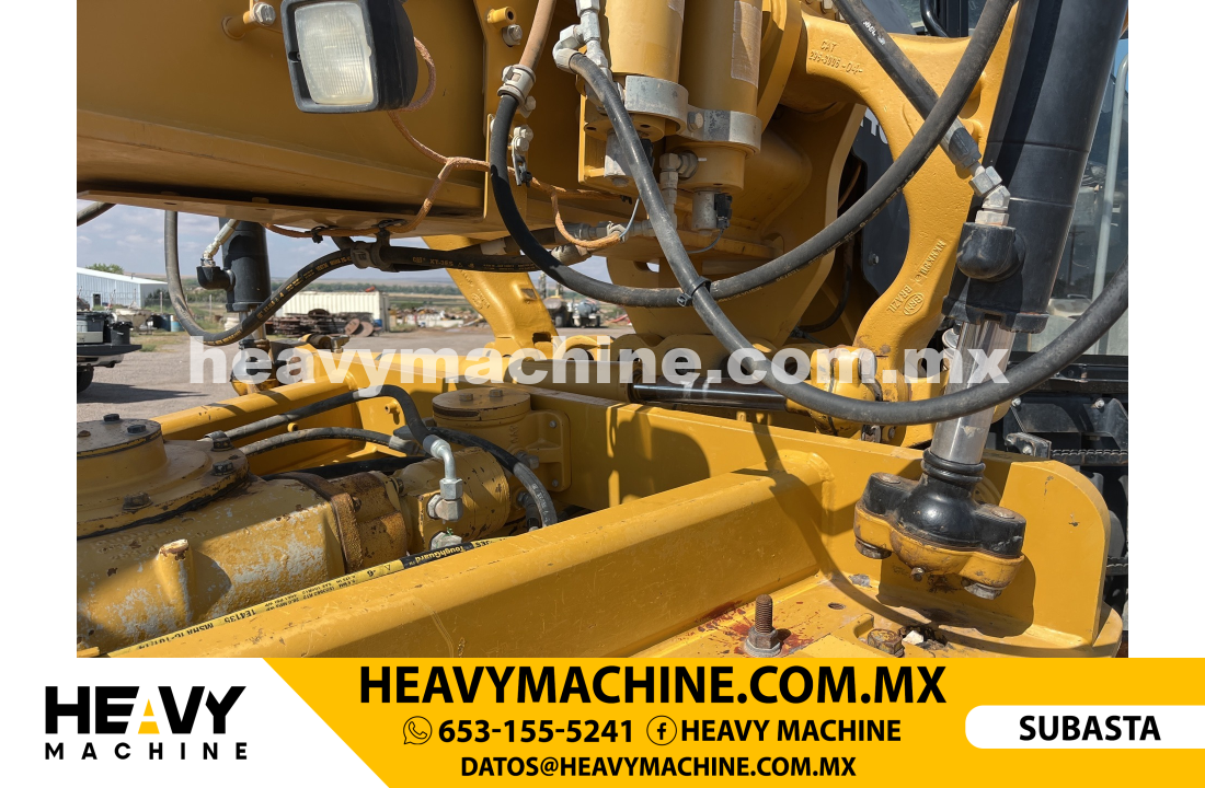 Maquinaria Pesada Motoconformadora 2011 CAT 140M2