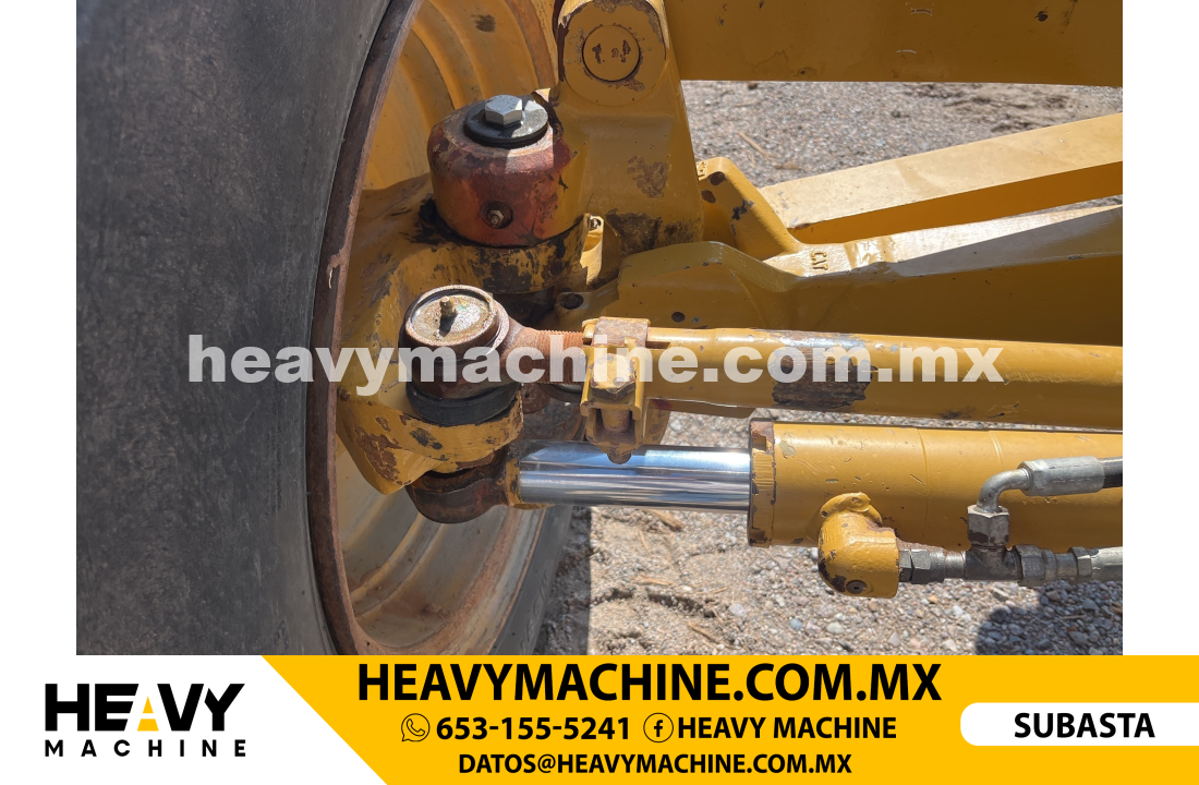 Maquinaria Pesada Motoconformadora 2011 CAT 140M2