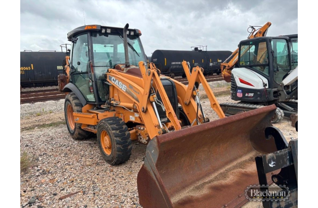 CASE 580SN 2011