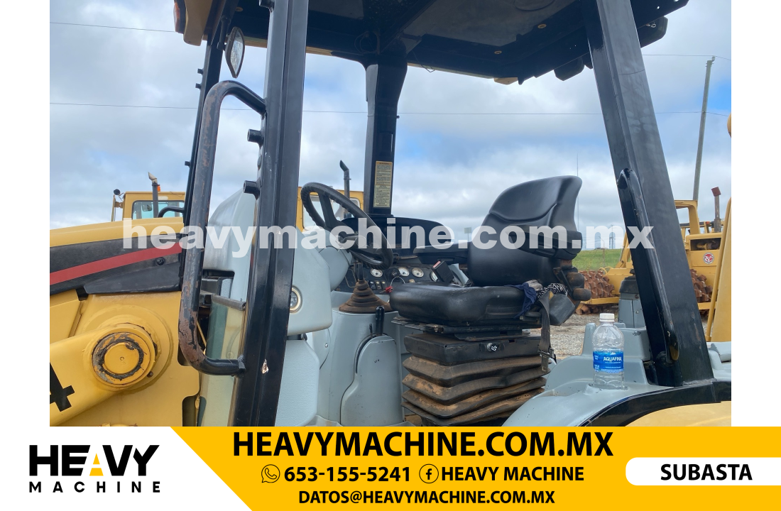 Maquinaria Pesada Retroexcavadora 2002 CAT 420D
