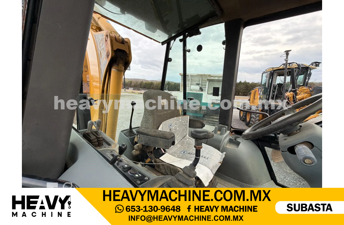 Maquinaria Pesada Retroexcavadora 2003 CAT 416D