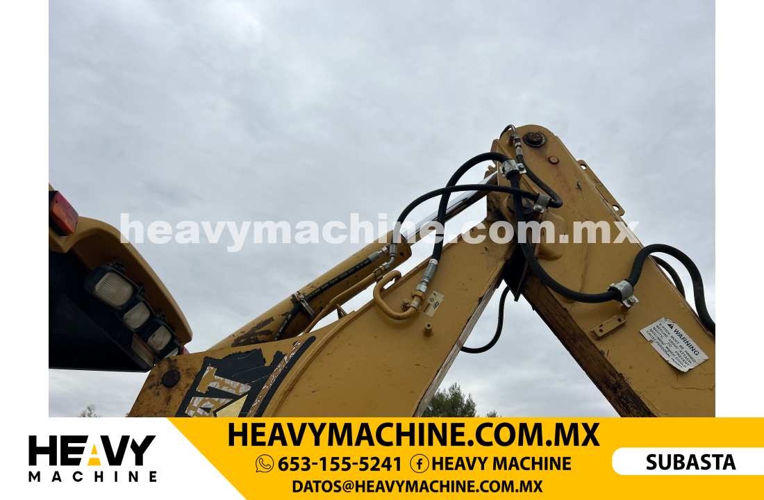 Maquinaria Pesada Retroexcavadora 2003 CAT 420D