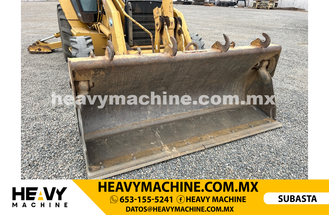 Maquinaria Pesada Retroexcavadora 2003 CAT 420D