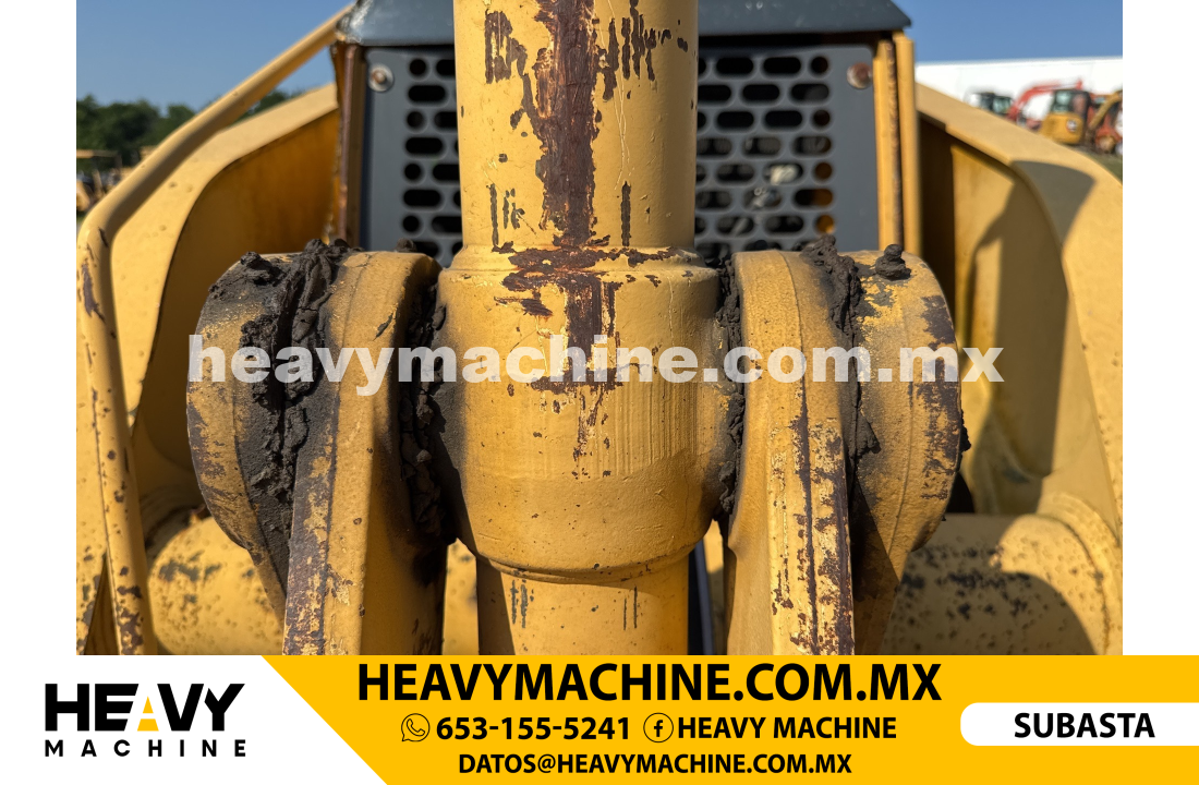 Maquinaria Pesada Retroexcavadora 2003 JOHN DEERE 410G