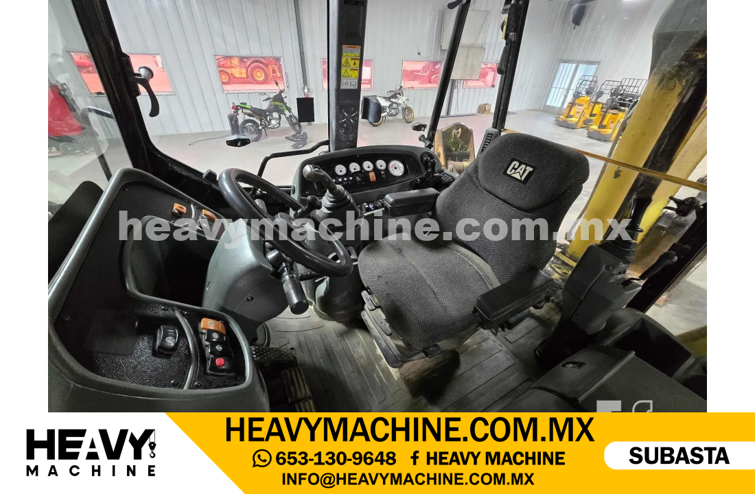 Maquinaria Pesada Retroexcavadora 2004 CAT 416D