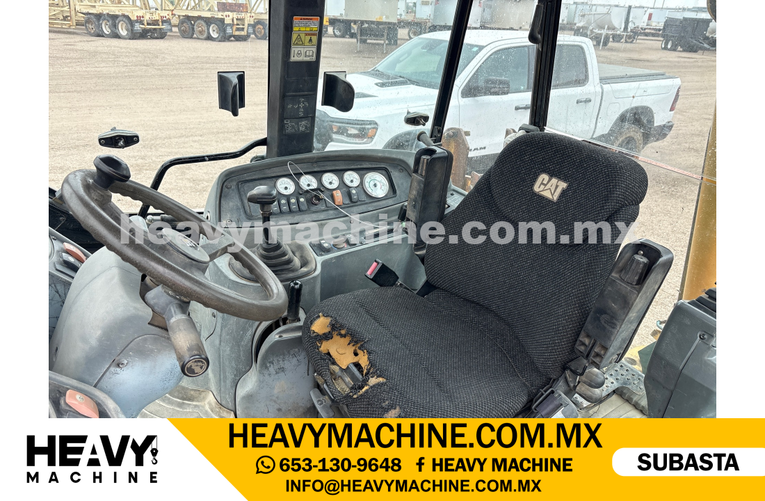Maquinaria Pesada Retroexcavadora 2004 CAT 420D