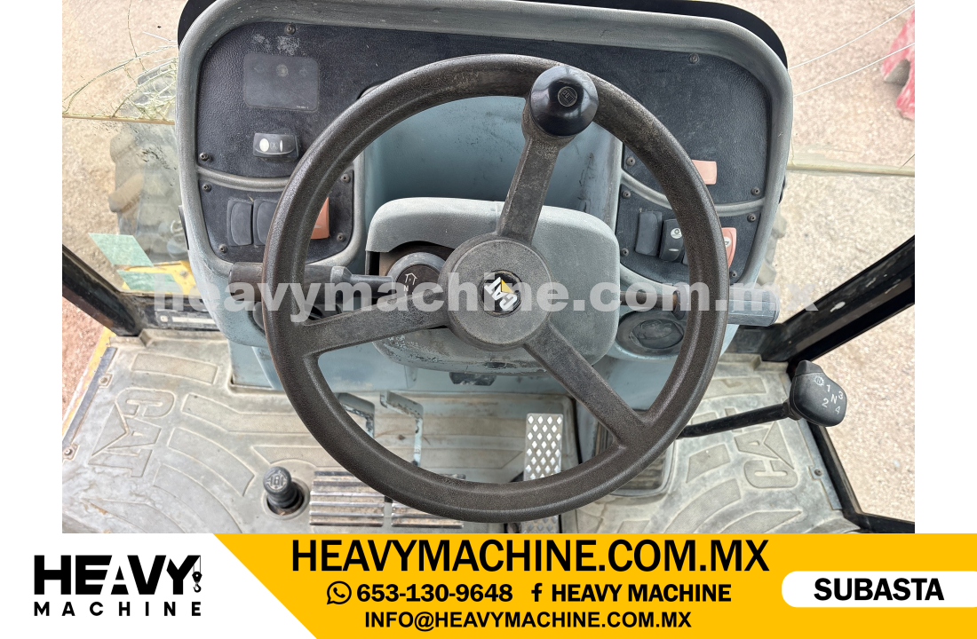 Maquinaria Pesada Retroexcavadora 2004 CAT 420D