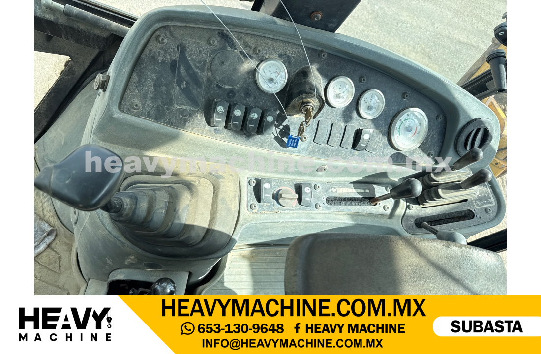 Maquinaria Pesada Retroexcavadora 2005 CAT 416 D