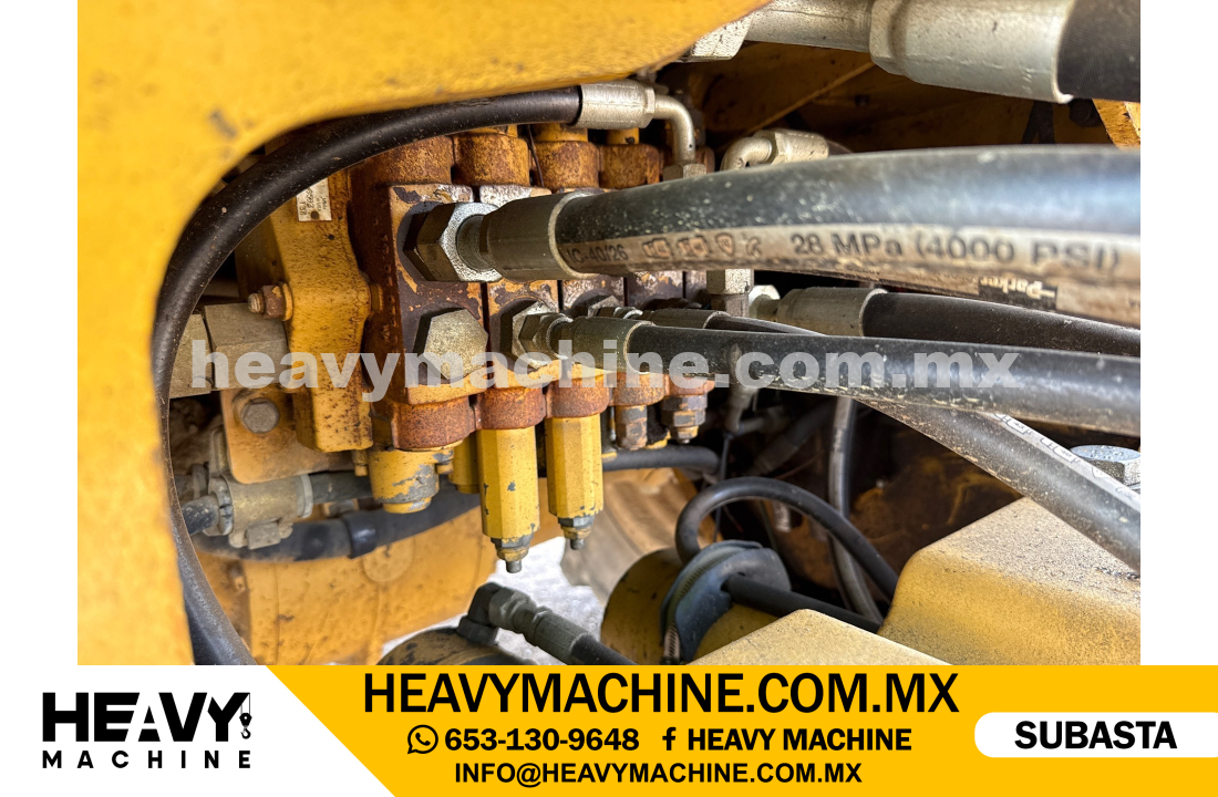 Maquinaria Pesada Retroexcavadora 2005 CAT 416 D