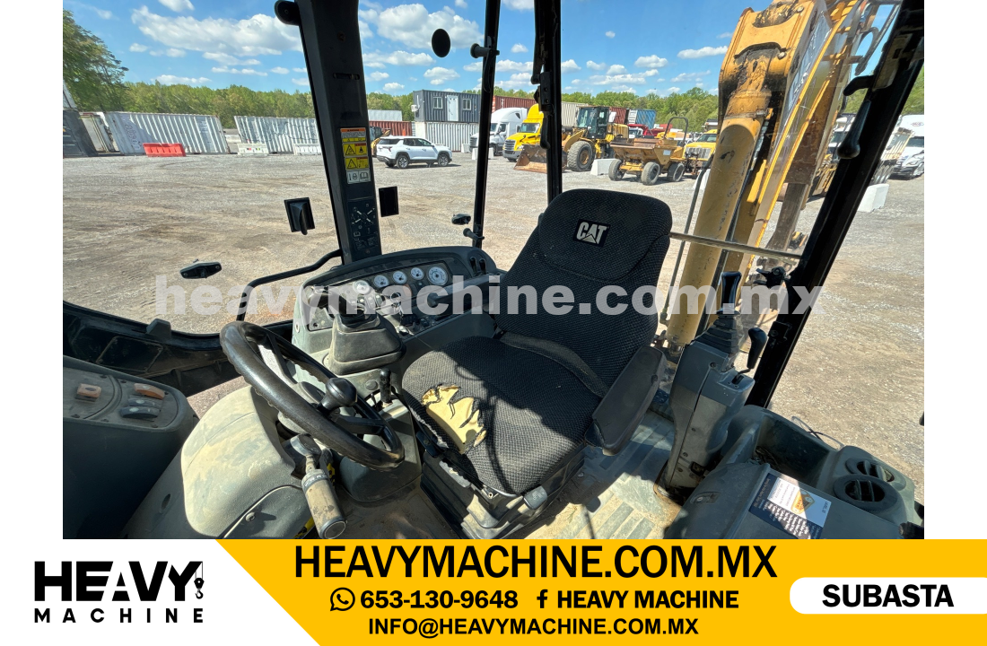 Maquinaria Pesada Retroexcavadora 2005 CAT 420D