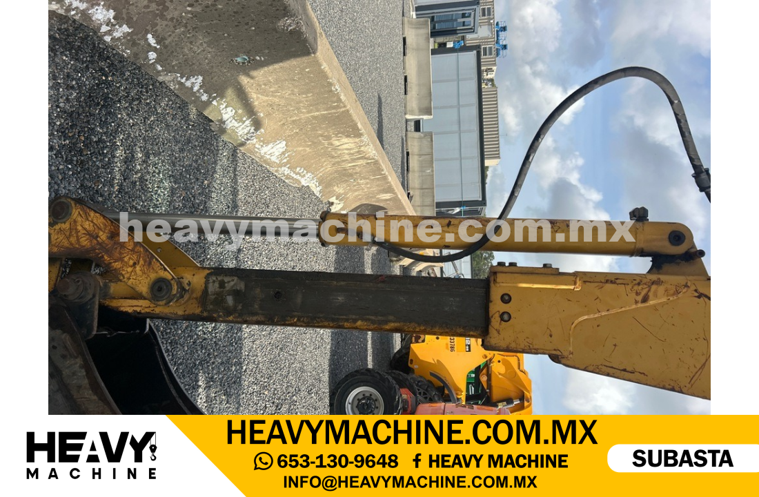Maquinaria Pesada Retroexcavadora 2005 CAT 420D