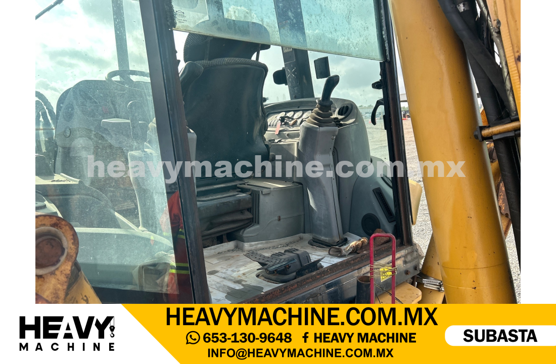 Maquinaria Pesada Retroexcavadora 2005 CAT 420D